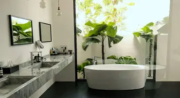 Style-tropical-dans-une-salle-de-bains